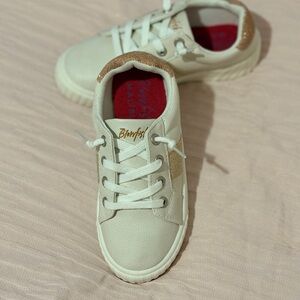 Blowfish Kids Cream and Gold Sneakers